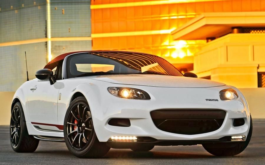  Mazda MX-5 Spyder Concept 2011 года  (фото 1 из 21)